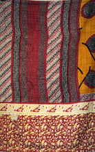 Load image into Gallery viewer, Mini Vintage Kantha Throw